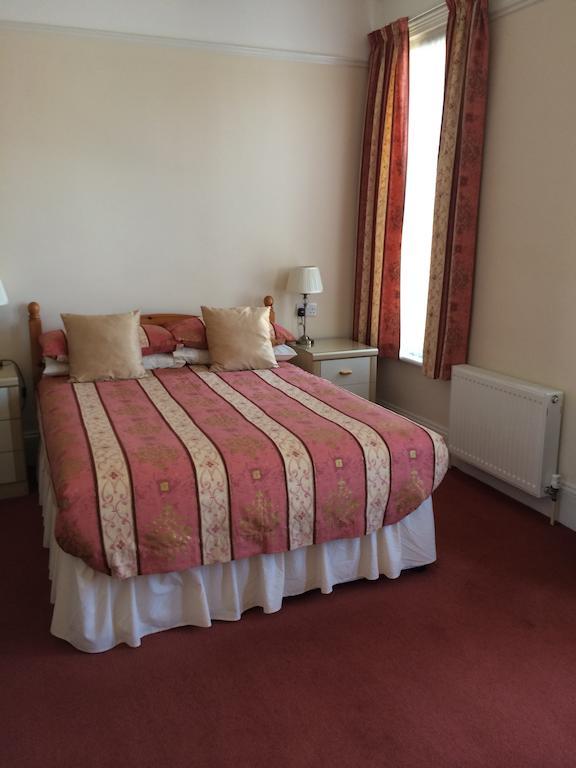 Landguard Lodge Southampton Room photo